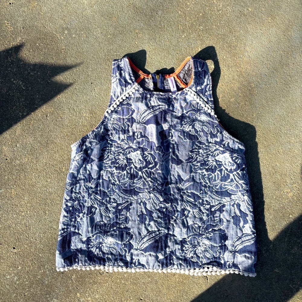 Xhilaration top — size medium